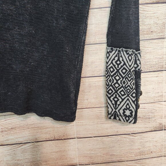 Able Distressed Cuffs Boho Dark Romantic Grunge Waffle Henley Top Women's Size L - Picture 16 of 16